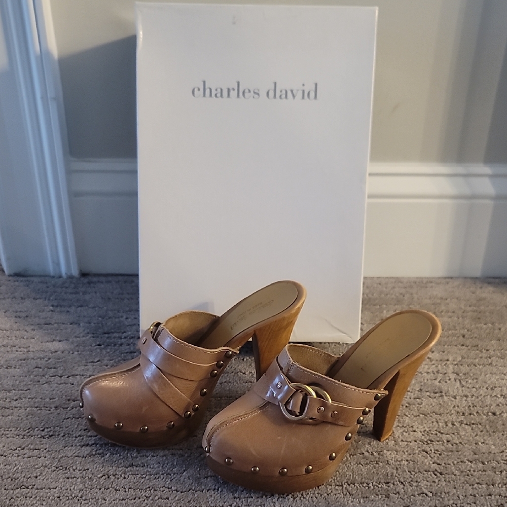 Charles David Tan Women's Clogs